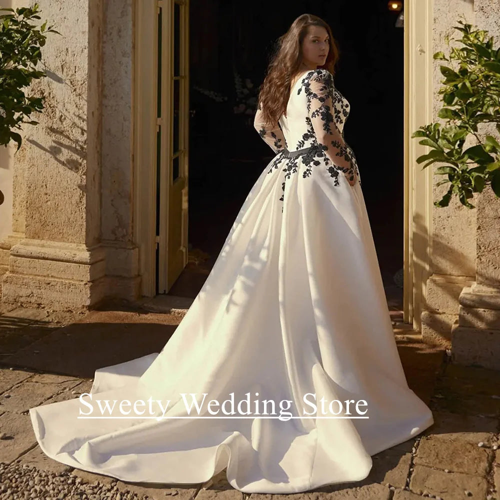 Gorgeous Plus Size Wedding Dress Black Applique Customized V Neck Long Sleeves Sweep Train Vestidos De Novia Bridal Gown