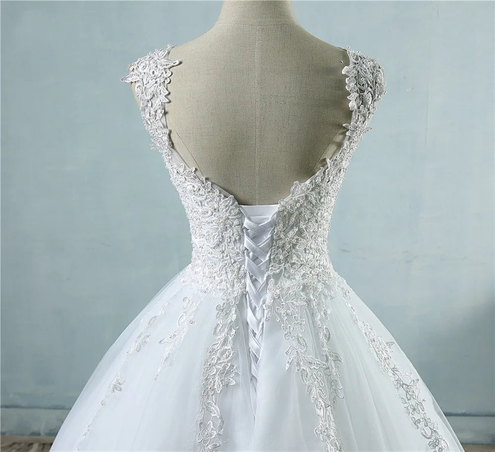 Customized Ball Gown Wedding Dresses Appliques Pearls Lace Up Tulle Bridal Gowns Elegant Formal Vestido De Noiva robe de mariée