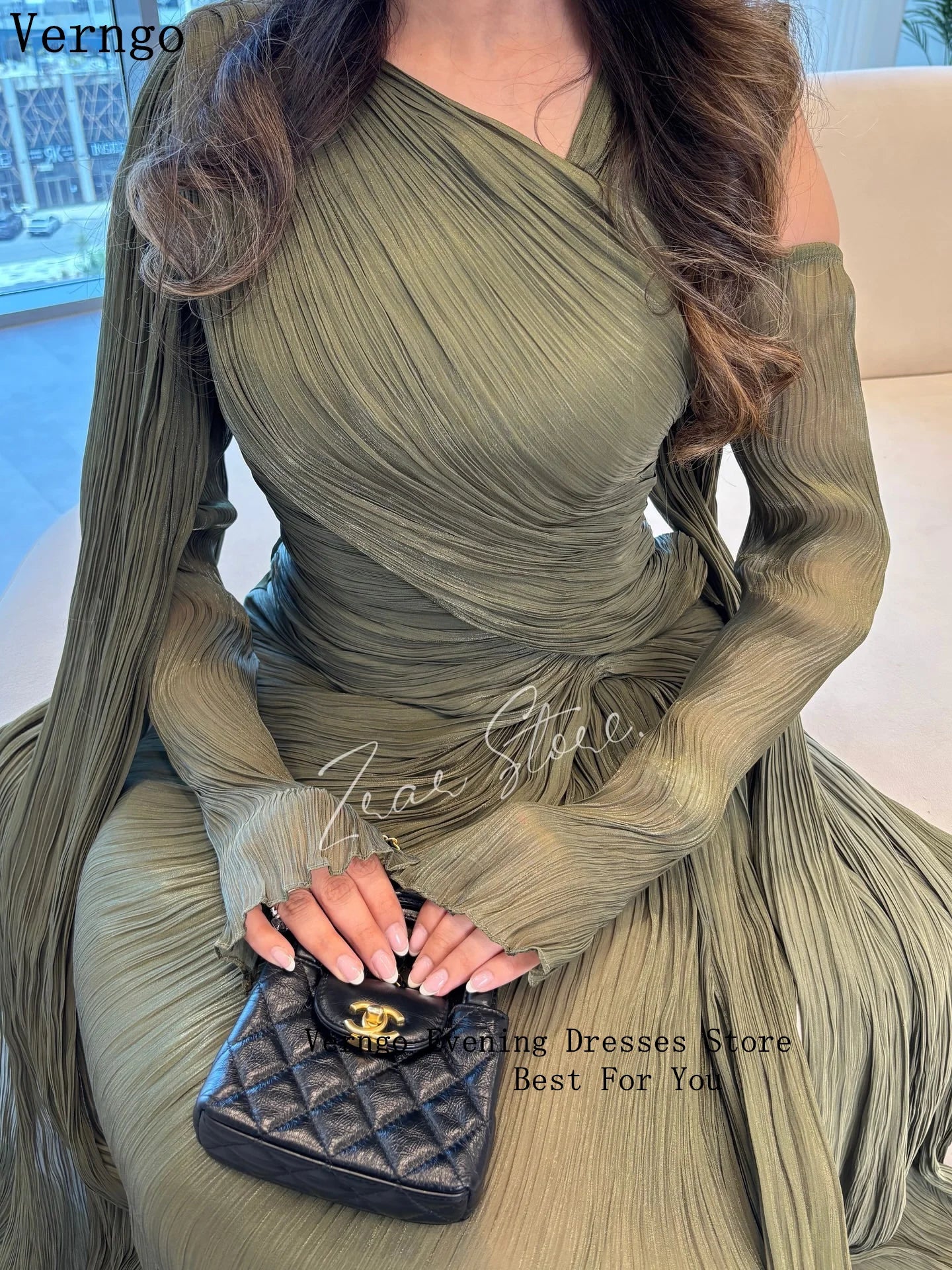 Verngo Green Shiny Formal Evening Dress O Neck Full Sleeves Formal Occasion Elegant Pleat Arabic Prom Gowns Customized
