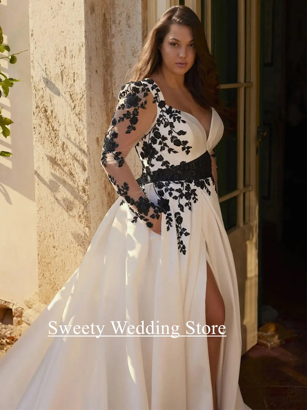 Gorgeous Plus Size Wedding Dress Black Applique Customized V Neck Long Sleeves Sweep Train Vestidos De Novia Bridal Gown