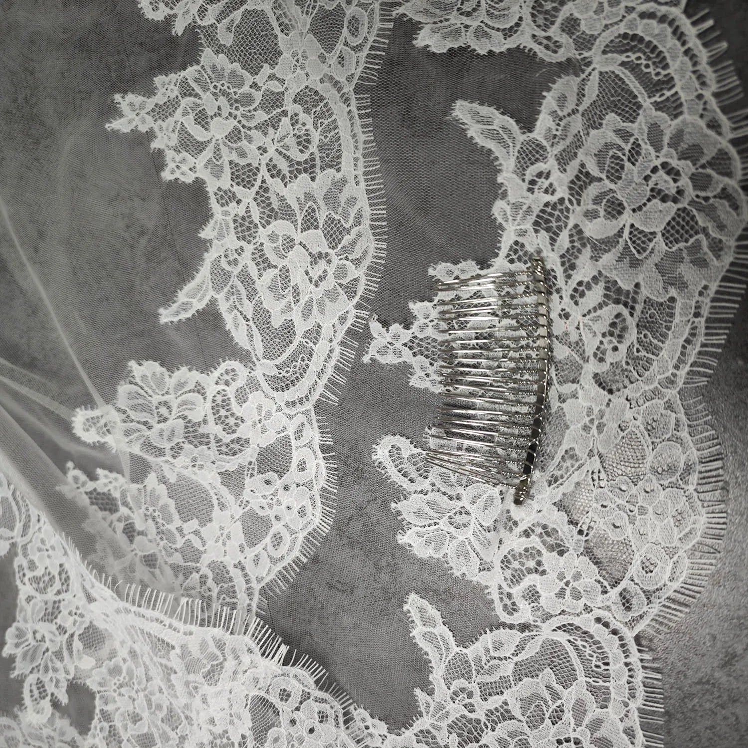 Customized Short Mantilla Wedding Veil with Eyelash Lace, 1m/1.5m/2m Short/Medium Length Veil with Hidden Comb, Single Tier Veil